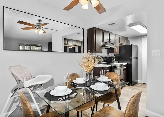 Modern 2br For 7 Pools Fitness Center & Pet-friendly Apartament Tempe