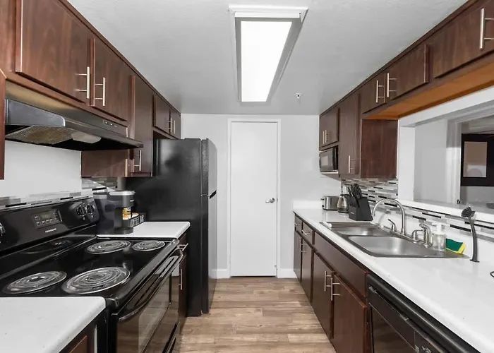 Apartament Modern 2br For 7 Pools Fitness Center & Pet-friendly *