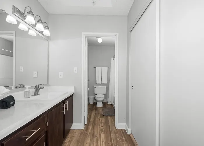 Apartament Modern 2br For 7 Pools Fitness Center & Pet-friendly
