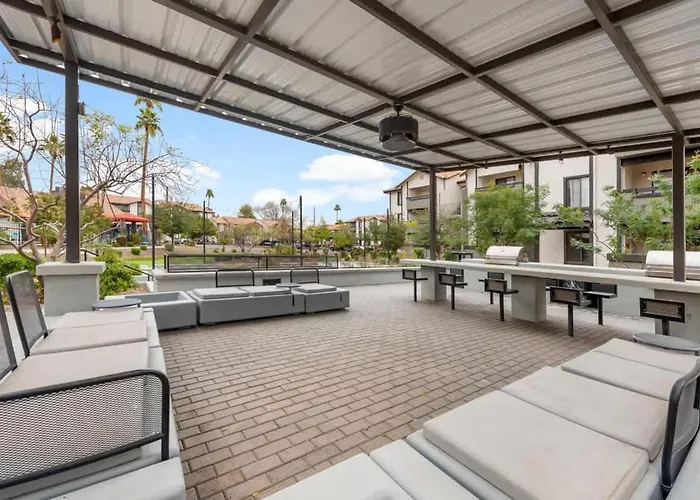 Modern 2br For 7 Pools Fitness Center & Pet-friendly Apartment *
